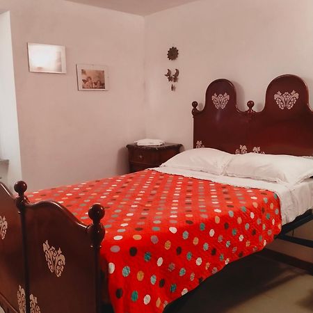 La Casetta Rosa Rocchetta di Vara Екстер'єр фото