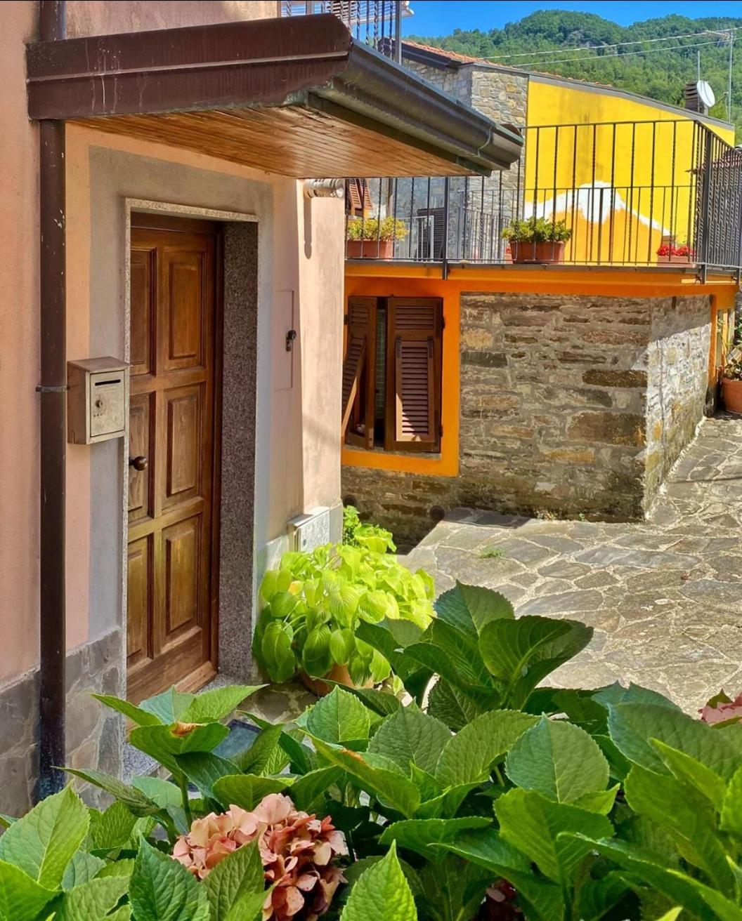 La Casetta Rosa Rocchetta di Vara Екстер'єр фото